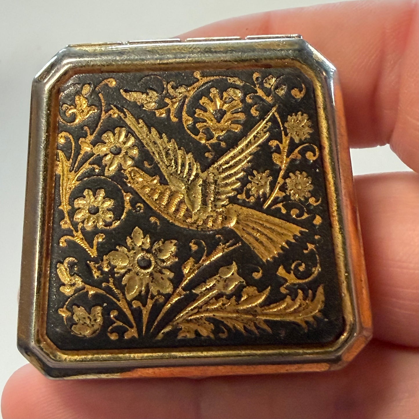 Vintage Bird Makeup Holder